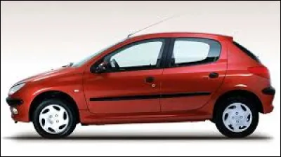 Quel est le modèle de cette voiture de chez Peugeot ?