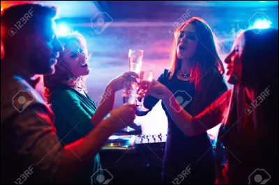 Lors dune soirée, on te retrouve souvent