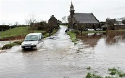 Linda Lemay - La centenaire - Parmi ses souvenirs, que fait son passé ?