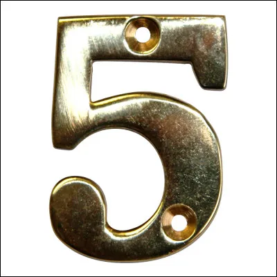 À quel chanteur britannique doit-on le titre "Five miles out" ?