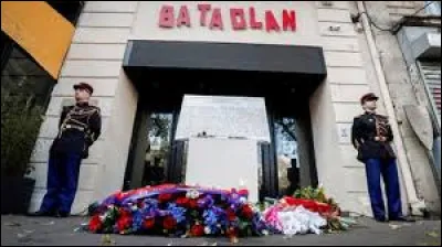 At comme attentat. Les attentats ignobles du 13 novembre 2015 firent 413 blessés. Combien de personnes perdirent la vie dans cet acte barbare ?