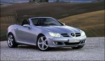Ce petit cabriolet gris est un ...