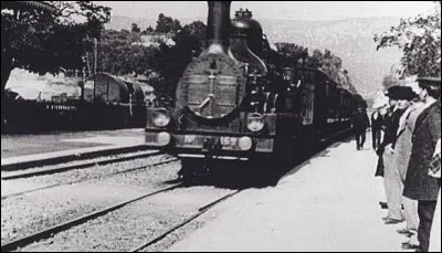 Quel est le titre du premier film montrant un train arrivant en gare ?