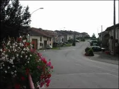 Je vous emmène maintenant dans le Lunévillois, à Fraimbois. Village-rue lorrain, sur les bords de la Meurthe, il se situe dans le département ...