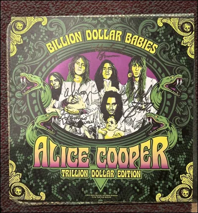 À quel groupe doit-on le titre "Billion Dollar Babies" ?