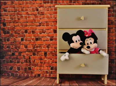 Gérard Darmon - Dans les rues de ma jeunesse - Dans les rues de ma jeunesse / Les filles, cétaient des princesses / Les voitures, cétaient des DS / Sagan faisait "Bonjour tristesse" / Dans la maison de mon enfance / Ma chambre était... quoi donc ?