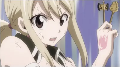 Combien de clés d'or possède Lucy avant l'arc des Grands Jeux intermagiques ?