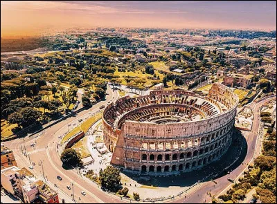 Le Colisée est le monument emblématique de Rome. Combien de spectateurs pouvait-il contenir ?