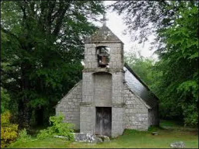 Voici la chapelle du Rat, à Peyrelevade. Village Corrézien, il se situe dans l'ex région ...
