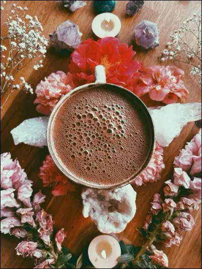 Qui chante "Cho Ka Ka O" en 1985 ?