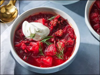 Quel pays est célèbre pour son "Borscht", une soupe à base de betteraves ?