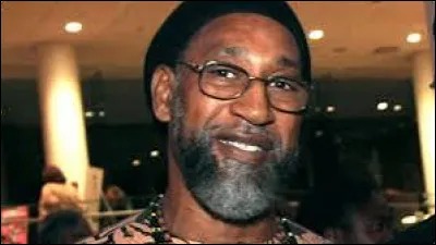 Si je dis DJ Kool Herc, américano-jamaïcain, il convient de répondre...