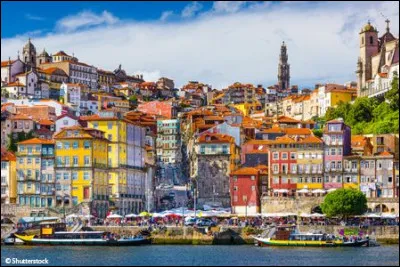 Ibérique : quelle ville de la péninsule ibérique est bordée par les eaux du fleuve Douro ?