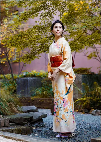 Retour en Asie ! Comment s'appelle la tenue traditionnelle des Japonais ?