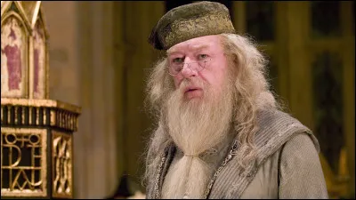 Quel est le nom complet de Dumbledore ?