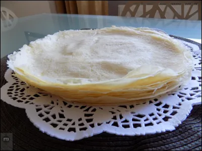 Quelle est la particularité de la feuille de brick tunisienne ?