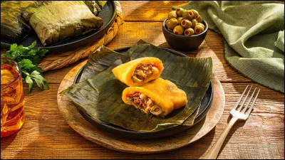 Dans quoi les Vénézuéliens emballent-ils la hallaca ?