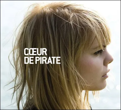De quelle nationalité la chanteus Coeur de pirate est-elle ?