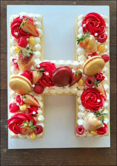 Homard : quel est le nom de sa préparation si elle comprend du vin blanc, des échalotes, de la crème, moutarde et estragon ?