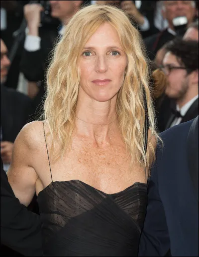 Qui est cette Sandrine, actrice, réalisatrice et chanteuse française ?