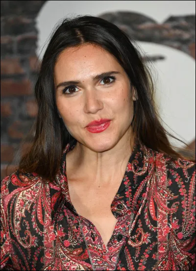 Qui est cette Joyce, autrice-compositrice-interprète et pianiste ?