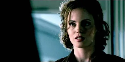 Qui succède à Holly Gribbs ?