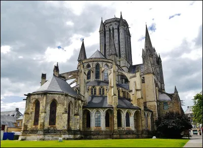 Gothique : dans quel département pourrez vous admirer l'uvre gothique de la cathédrale de Notre-dame de Coutances ?