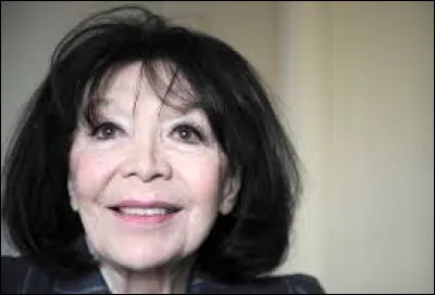 Quel était le surnom de la chanteuse et actrice, Juliette Gréco (1927-2020) ?