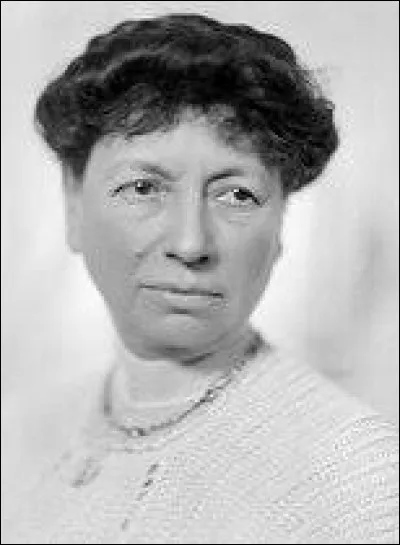 De quel écrivain, membre de l'Académie française, Jeannine d'Hauterive (1867-1943) était-elle la fille ?