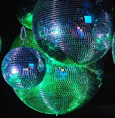 Dans une boite de nuit, comment se nomme cette boule ?
