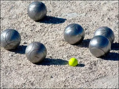 Quels sont les surnoms de la petite boule qu'il faut approcher ?