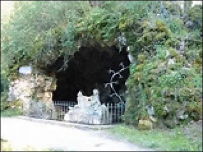 La Seine prend sa source sur le plateau de Langres dans le Morvan, depuis 1864 dans quelle ville naît-elle ?