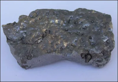 Quel est le minéral le plus abondant de la croûte terrestre ?