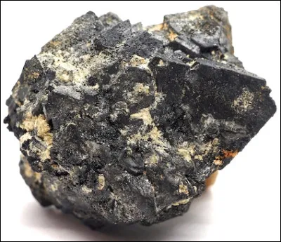 Quel minéral terrestre est un aimant naturel ?