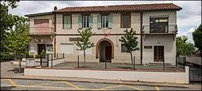 Village Tarnais, Montcabrier se situe dans l'ex région ...