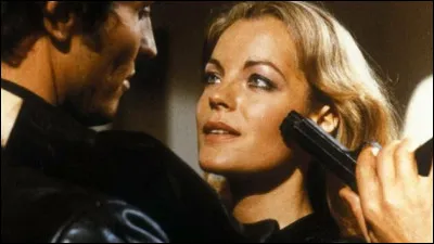 Quelle actrice est à l'affiche du film franco-italien "Les Innocents aux mains sales", sorti en 1975 ?