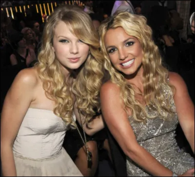 Quels sont les chanteurs que Taylor Swift admire beaucoup ?