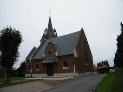 Voici l'église Saint-Pierre, à Hallu. Village Samarien, il se situe en région ...