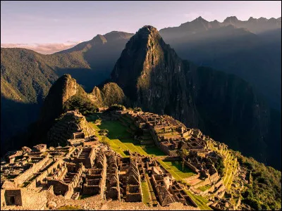 Après seulement quelques jours dans ce pays, tu décolles pour ta prochaine destination.
Huitième destination : 
Incroyable tu n'as jamais vu de site inca. C'est tellement fascinant. Mais dans quel pays te trouves-tu ?
