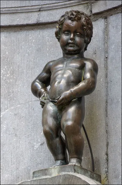 Dans quelle ville peut-on photographier la statue du Manneken Pis ?