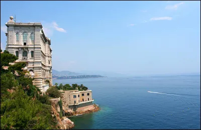 Quel prince grand navigateur créa le musée océanographique de Monaco ?