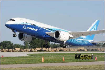 Quel est le quatrième aéroport français en fréquentation ?