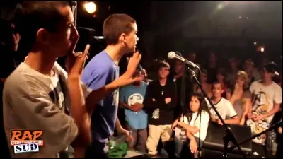 Dans ''Rap Contenders 2010'', qui dit la punchline ''Si je mets votre CD dans ma caisse, c'est juste pour pouvoir me garer sur la place handicapé !'' ?