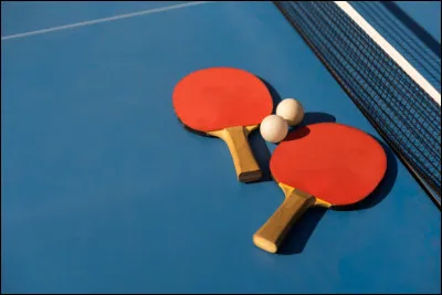 Quel est le nombre minimum de points à gagner pour remporter un set au ping-pong ?