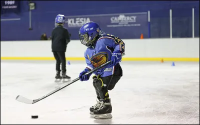 Combien de périodes comporte un match de hockey sur glace ?
