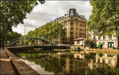 Quelle est la seule autre ville d'Europe avec laquelle Paris est jumelée ?