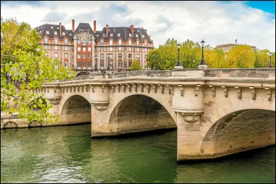 Quel pont est le plus ancien à Paris ?