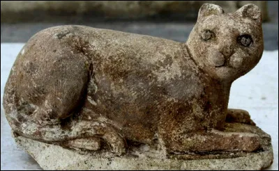 Quelle ancienne civilisation vénérait les chats et a même promulgué des lois pour les protéger ?