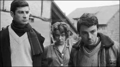 En 1958, sort au cinéma le film dramatique ''Le Beau Serge''. On y voit notamment les acteurs Gérard Blain, Jean-Claude Brialy et Bernadette Laffont. Quel est le nom du réalisateur de ce long métrage ?