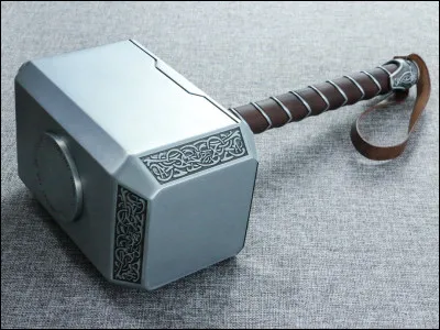 Quel dieu de la mythologie nordique est connu pour sa force et son marteau ?